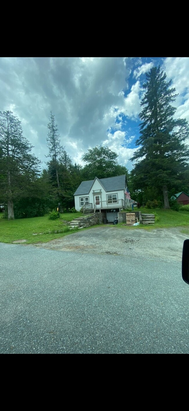 Building Photo - 47 E Gilson Ave