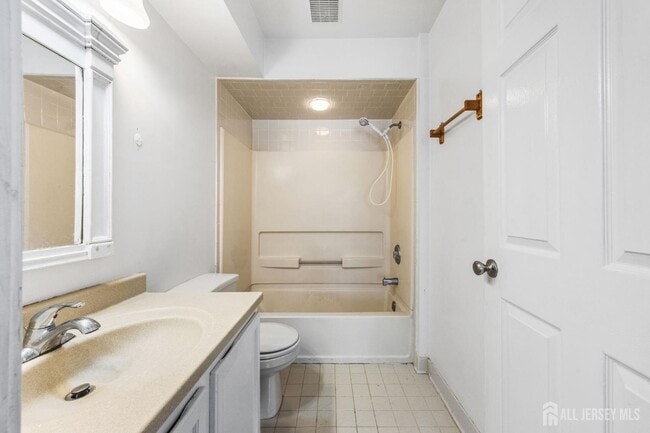 Building Photo - 1036 Waterford Dr