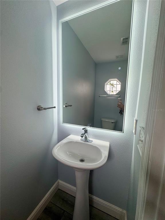 Building Photo - 9816 Ashburn Lake Dr