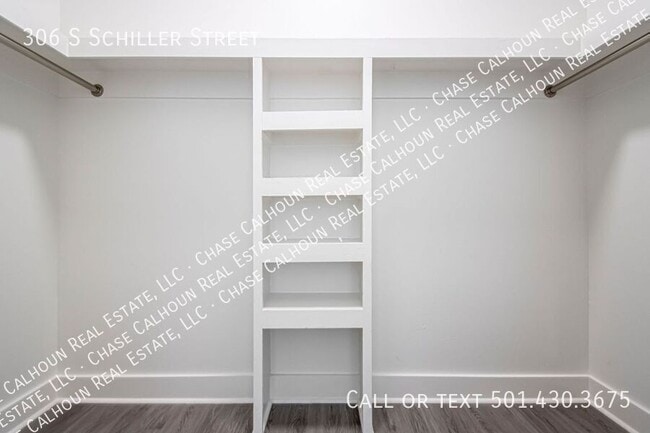 Building Photo - 306 S Schiller St