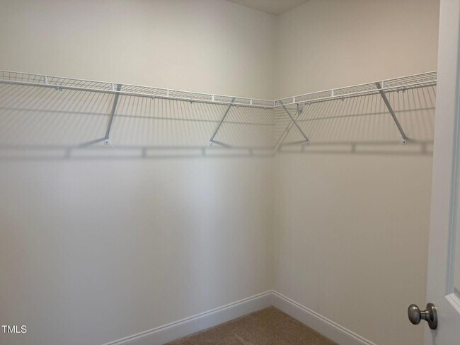 Building Photo - 48 Hyacinth Ln