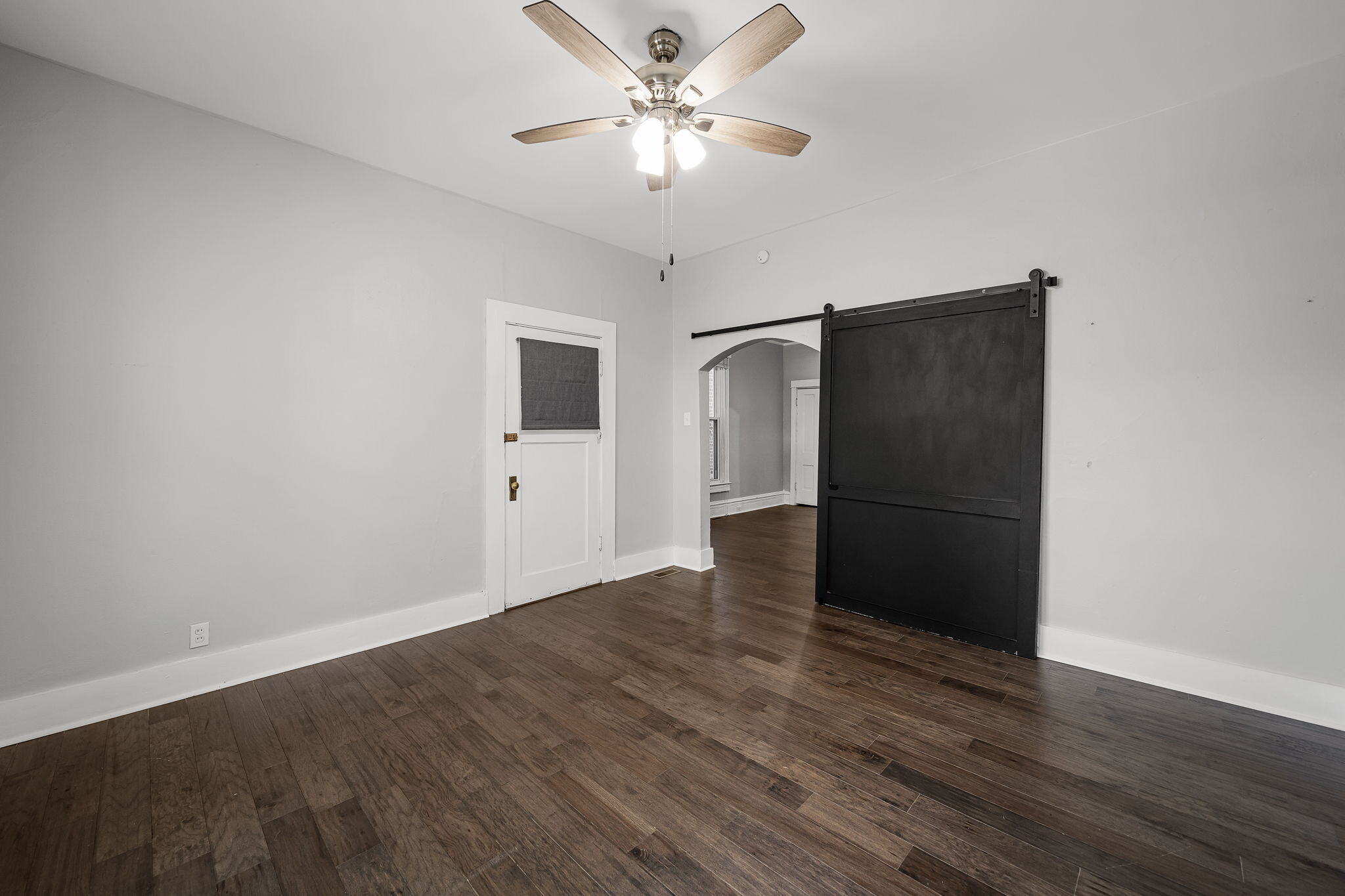 Primary Bedroom - 4160 Juniata St