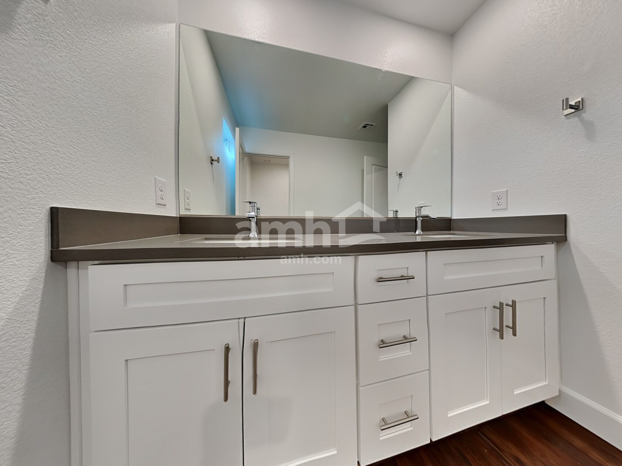 Building Photo - 290 Austin Bellerose Pl