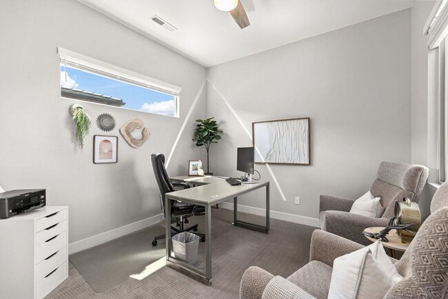 Building Photo - Beautiful 4 Bedroom Home!