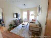 Building Photo - 37 Oak St