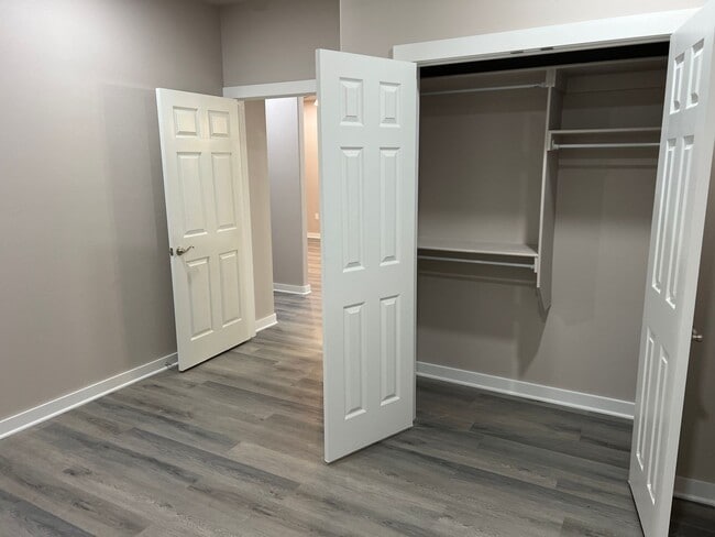 Building Photo - 923 Callie Ave