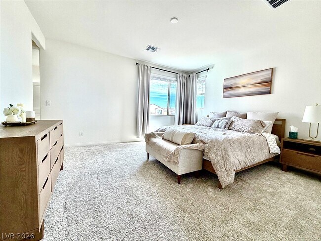 Building Photo - 11852 Black Canary Ave