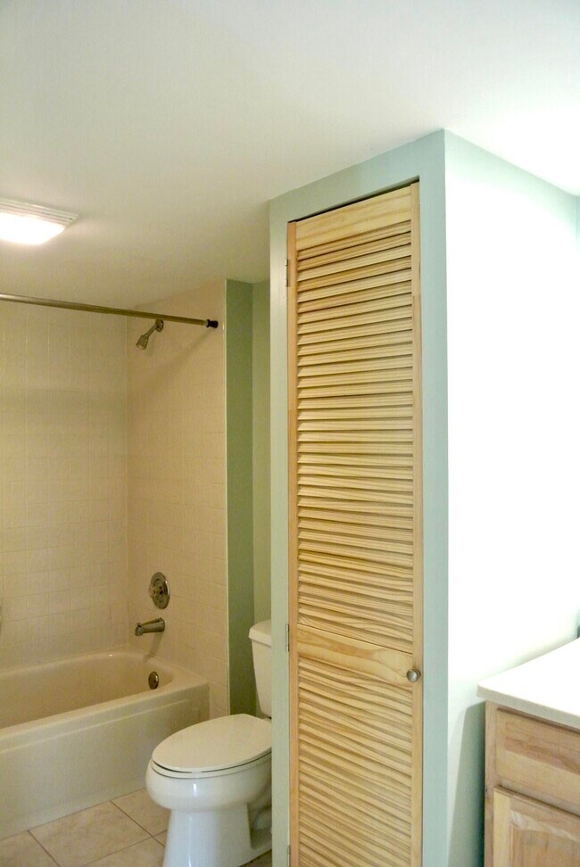 Building Photo - 121 Ocean Cove Dr