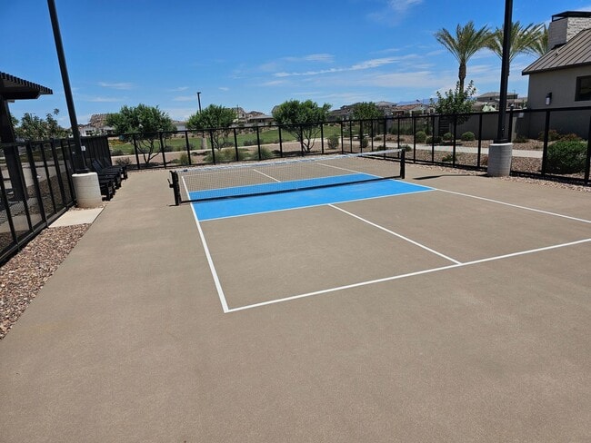 Building Photo - Wonderful new build with family fun amenities
