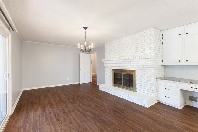 Building Photo - Spacious 4bd/2.5ba Ranch w/ Two-Car Garage & Large Basement and Screened Porch!