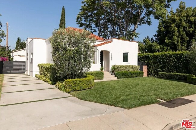 Building Photo - 1207 Reynolds Dr