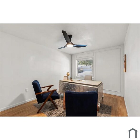 Building Photo - 1020 Hickory Cir
