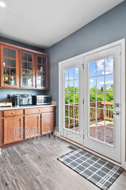 Building Photo - 367 Ontario Dr