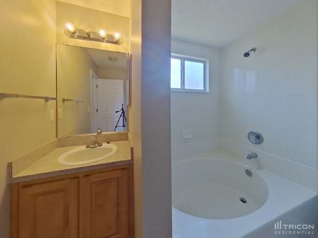 Building Photo - 1226 Summer Springs Drive