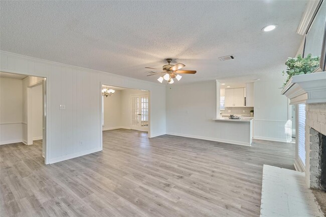 Building Photo - 715 Baltic Ln