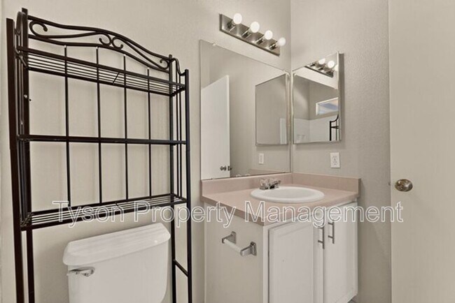 Building Photo - 1609 Rolling Rock Pl SW