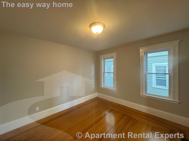 Building Photo - 11 Belmont Square