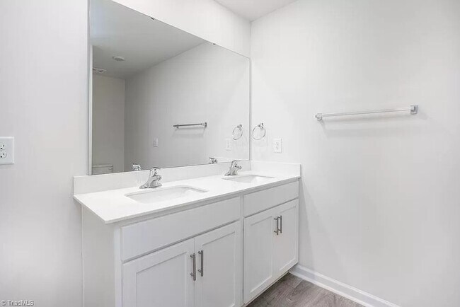 Building Photo - 1154 Evelynnview Ln