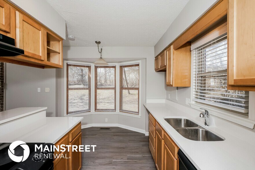 Building Photo - 5904 Bluffington Ct