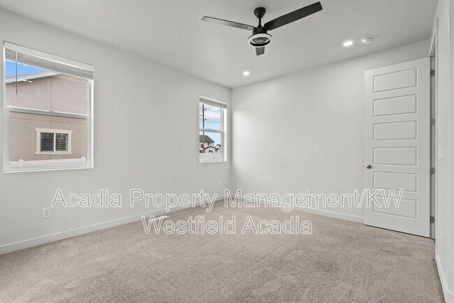 Building Photo - 298 Old Farm Ln