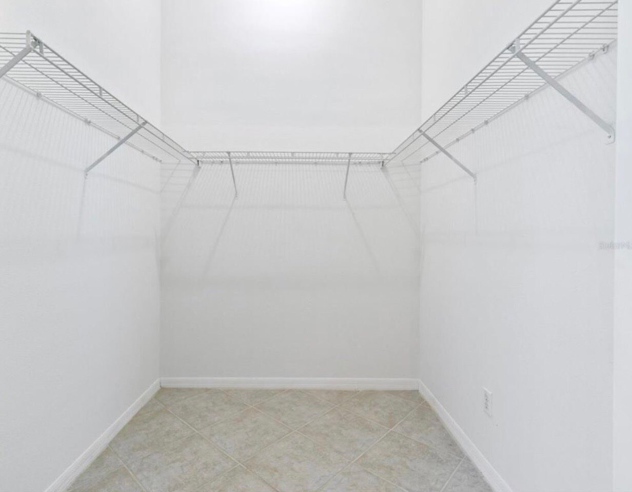 Building Photo - 5725 Hawklake Rd