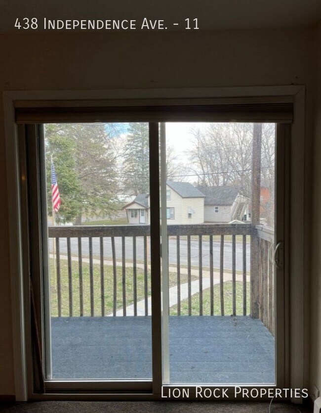 Building Photo - Charming Two Bedroom in the heart of Champ...