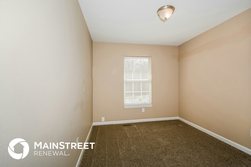 Building Photo - 3409-3405 5 Oaks Ct