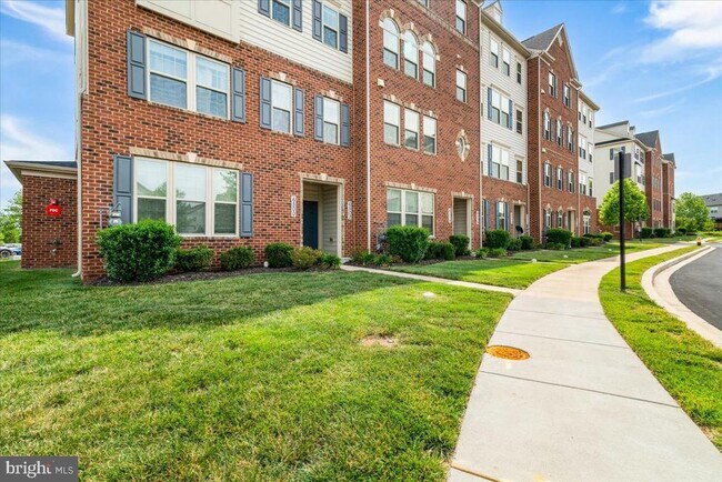 Building Photo - 6500 Walcott Ln