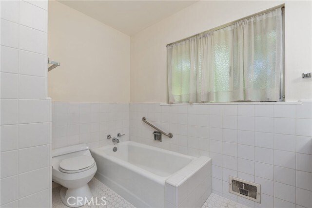 Building Photo - 388 Harford Pl