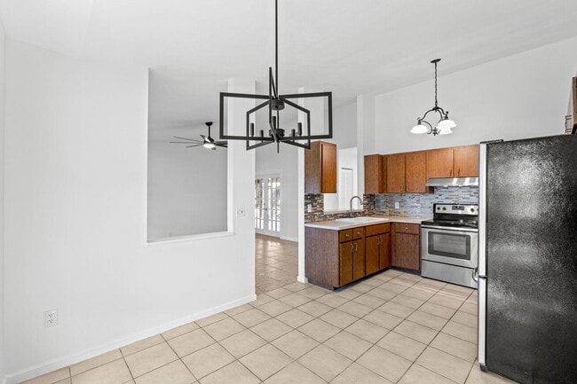 Building Photo - 11989 Persimmon Blvd