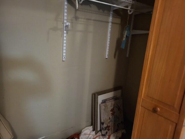 Building Photo - 1121 Monroe Ave