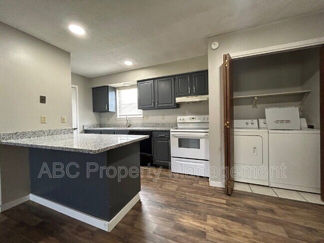 Building Photo - 1603 Juniper Cir