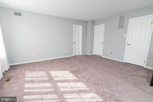 Building Photo - 239 Oakridge Dr