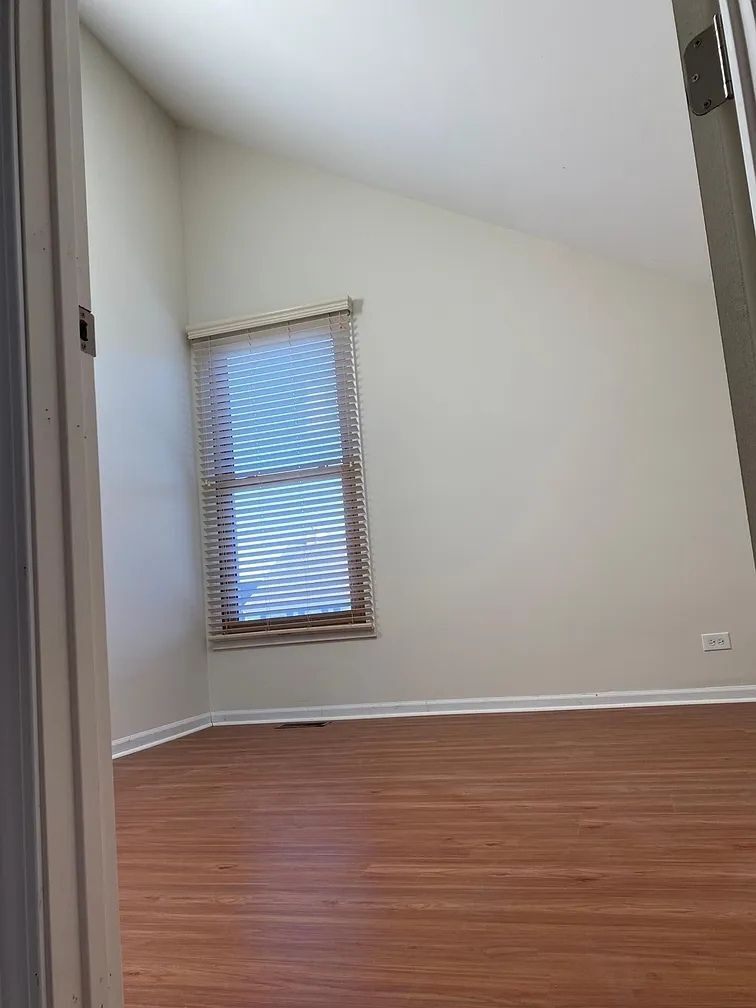 Building Photo - 2630 College Hill Cir