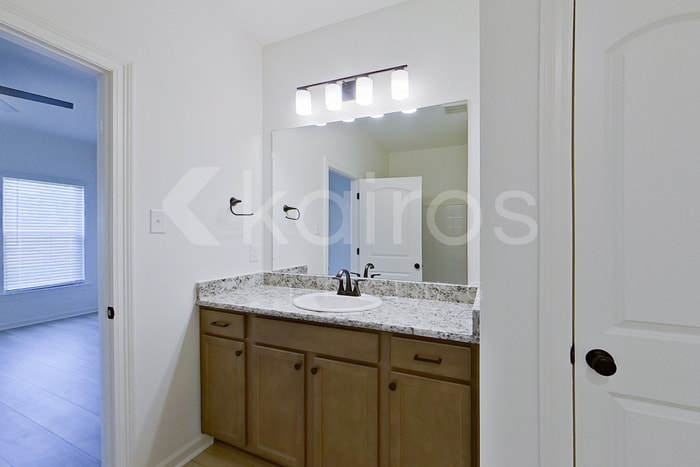 Building Photo - 300 Carencro St