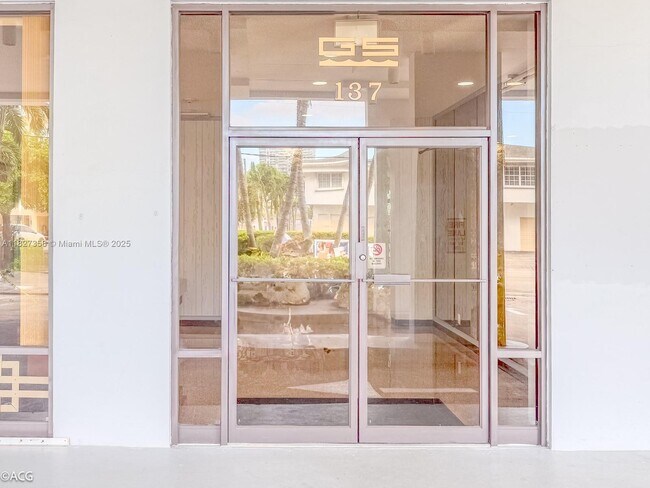 Building Photo - 137 Golden Isles Dr