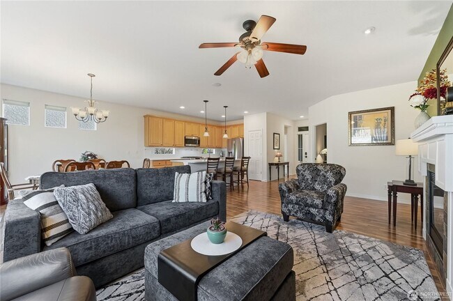Building Photo - Spacious 2Br in Trilogy at Redmond Ridge 55+ Community