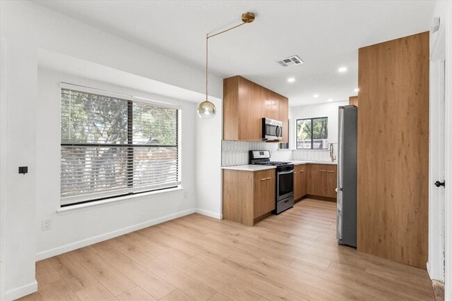 Building Photo - 7800 Turquoise Trail