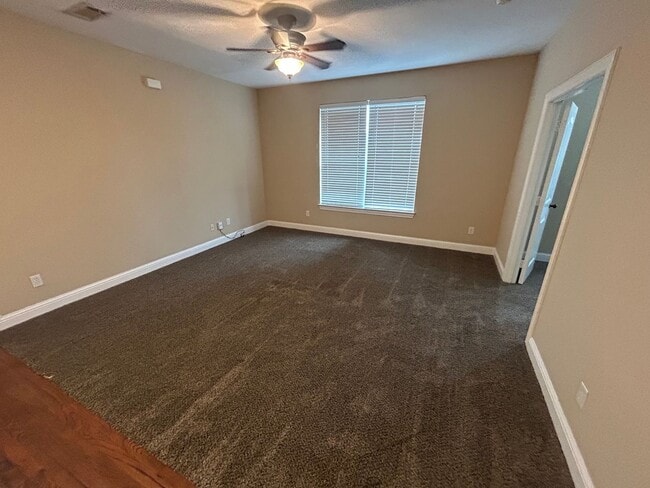 Building Photo - 1305 Halcyon Pl