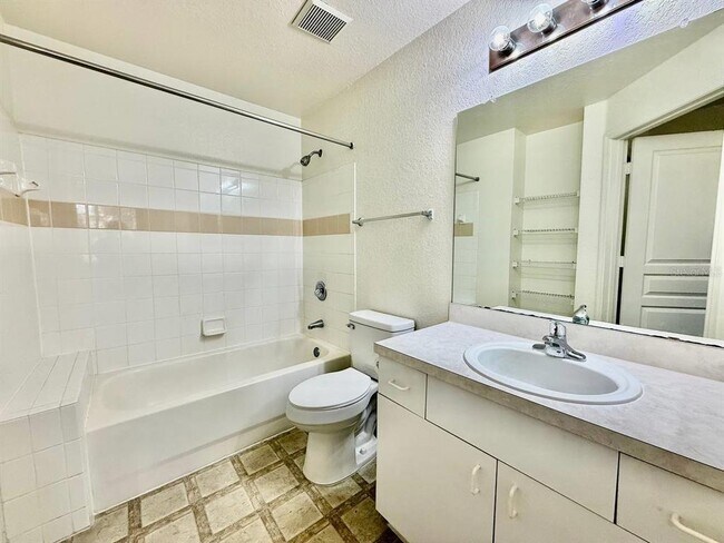 Building Photo - 17106 Carrington Park Dr