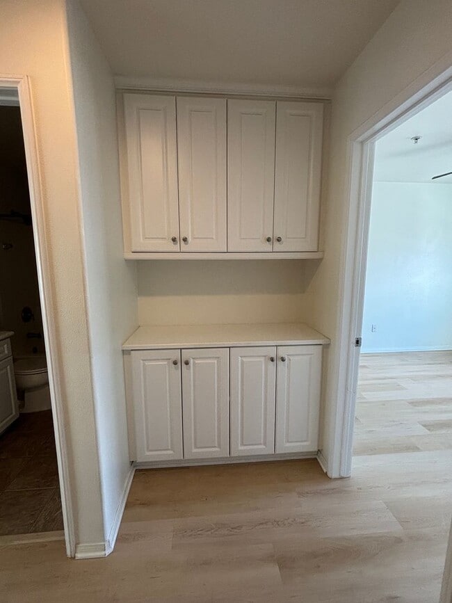 Building Photo - Move-In Ready 4 Bedroom Home Perfect for Professionals & Families