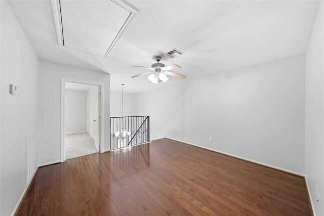 Building Photo - 727 Bunker Hill Rd