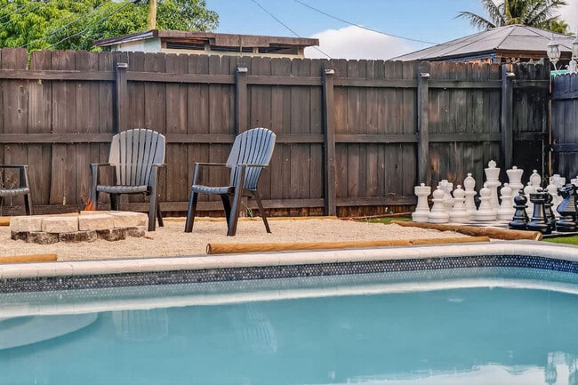 Building Photo - 6660 Custer St