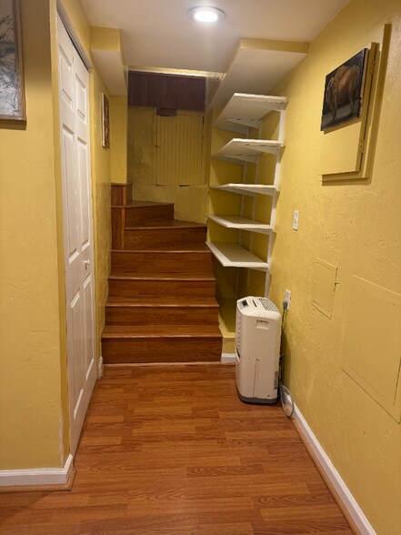 Building Photo - 16 Maplewood St