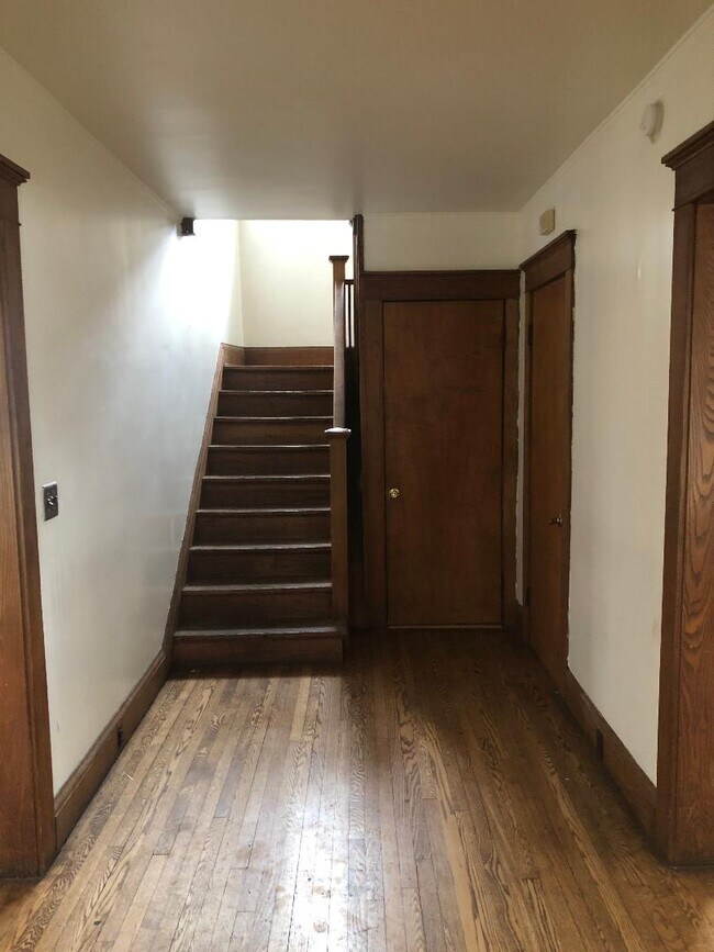 Building Photo - 116 Mitchell St