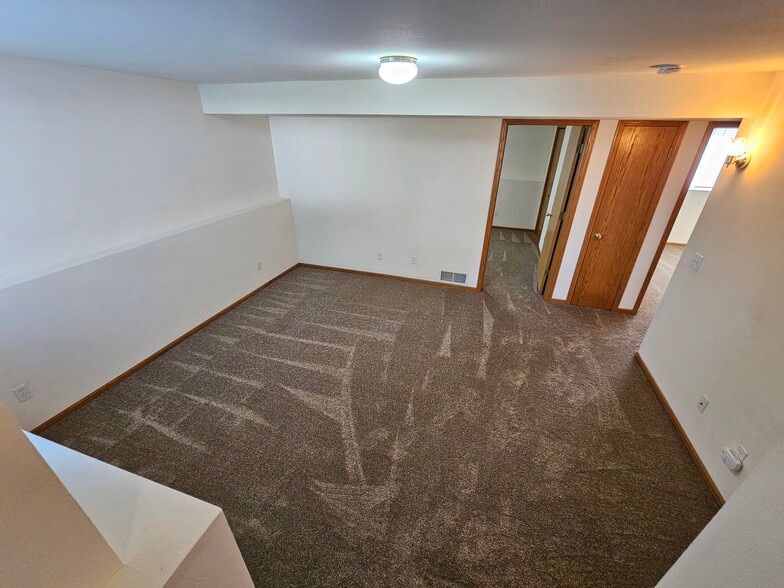 New Carpet - 609 Eagle Crest Ct