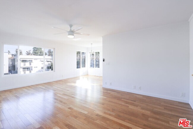 Building Photo - 609 Hayworth Ave