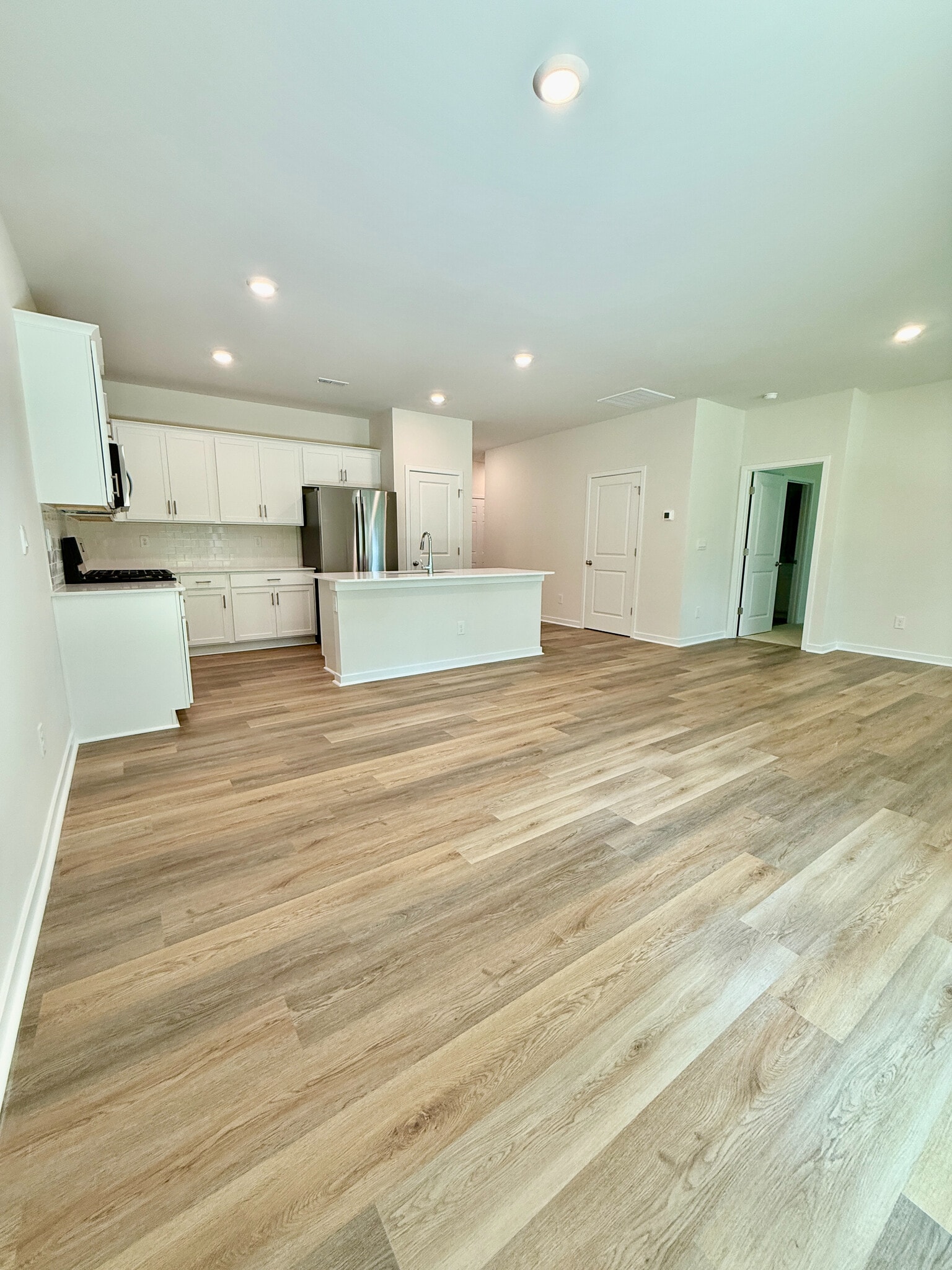 Building Photo - Room in House on Cramer Crk Dr