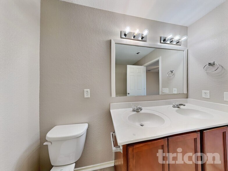 Building Photo - 10911 Bosal Trail