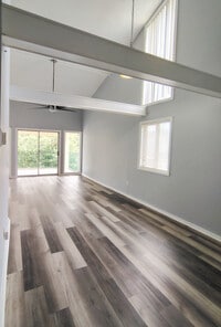 Building Photo - 1208 Bush River Rd